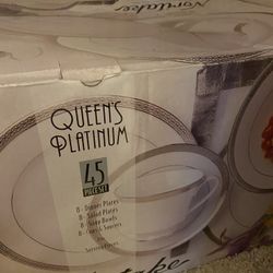 New Noritake China Set