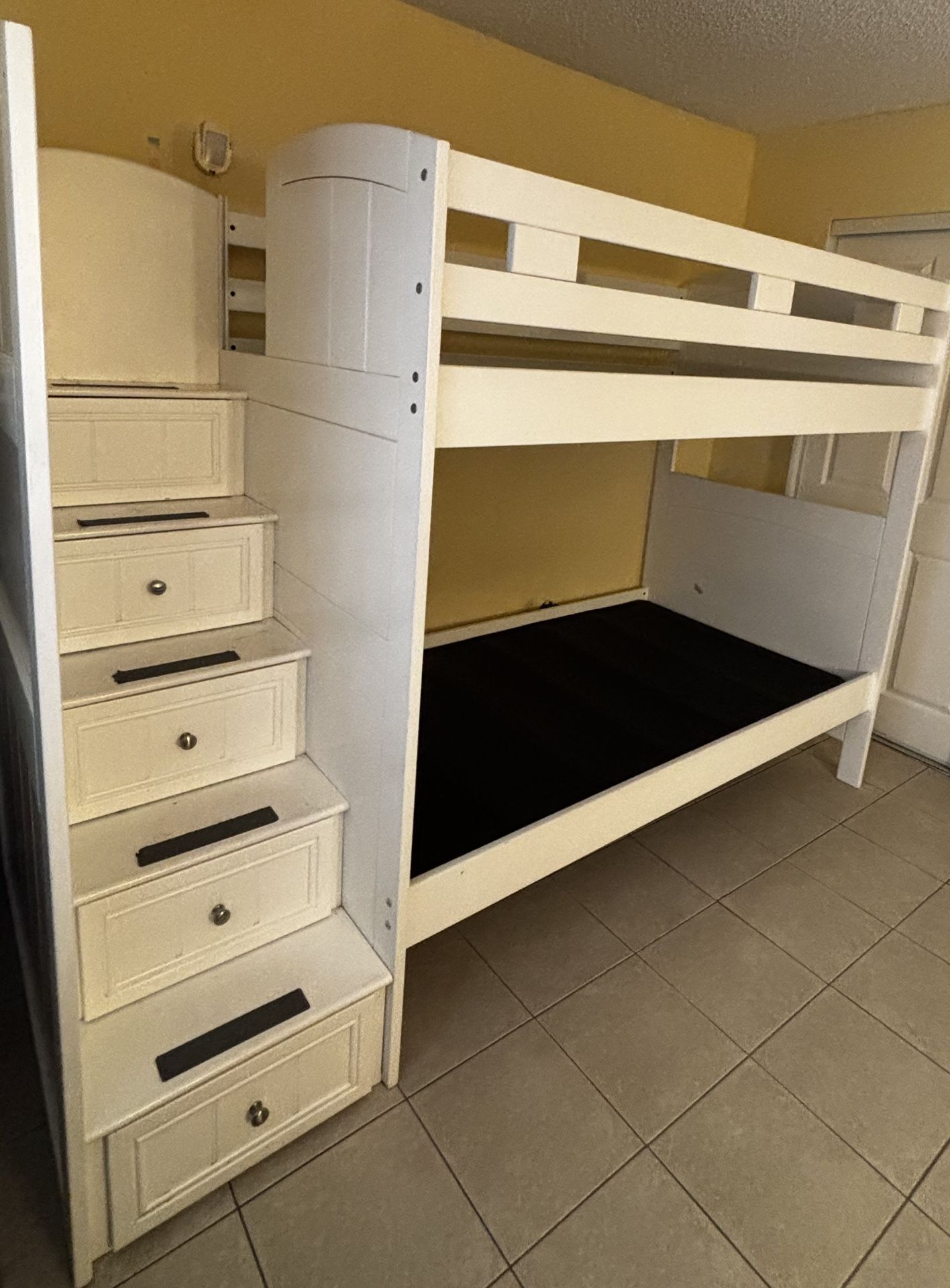 White Twin Sized Bed Bunk Bed