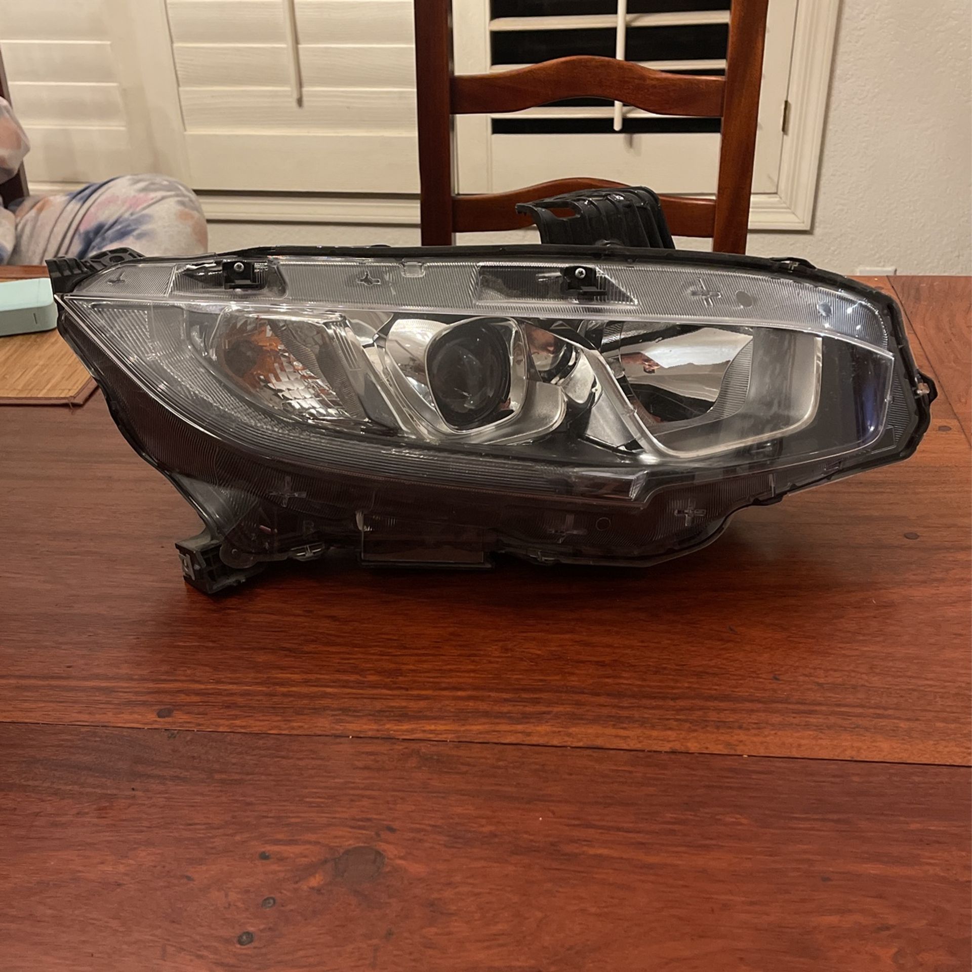 2016-2019 Honda Civic Right Headlight
