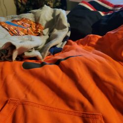 Boys Size 6/7 Cloths 35 Shirts 3 Long Sleeves And 3 Pants