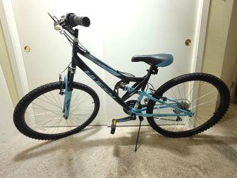 Womens mountain bike