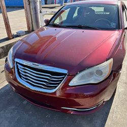 2013 Chrysler 200 · Touring Sedan 4D