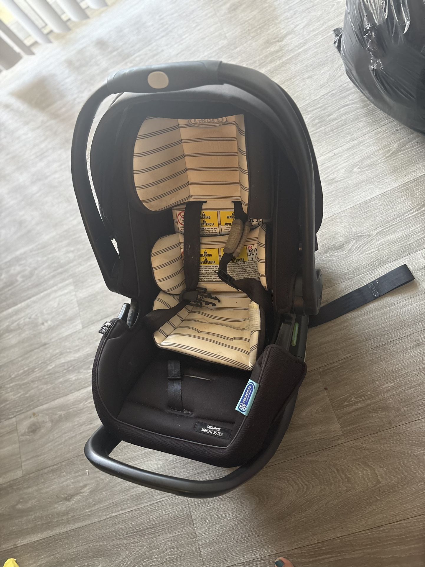 Newborn Car seat 