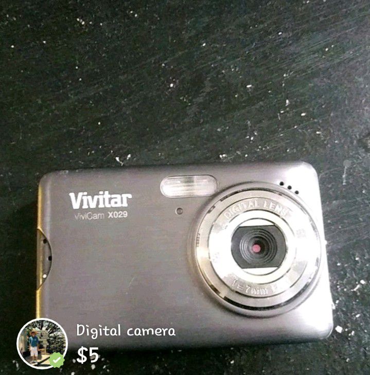 Vivitar Digital camera