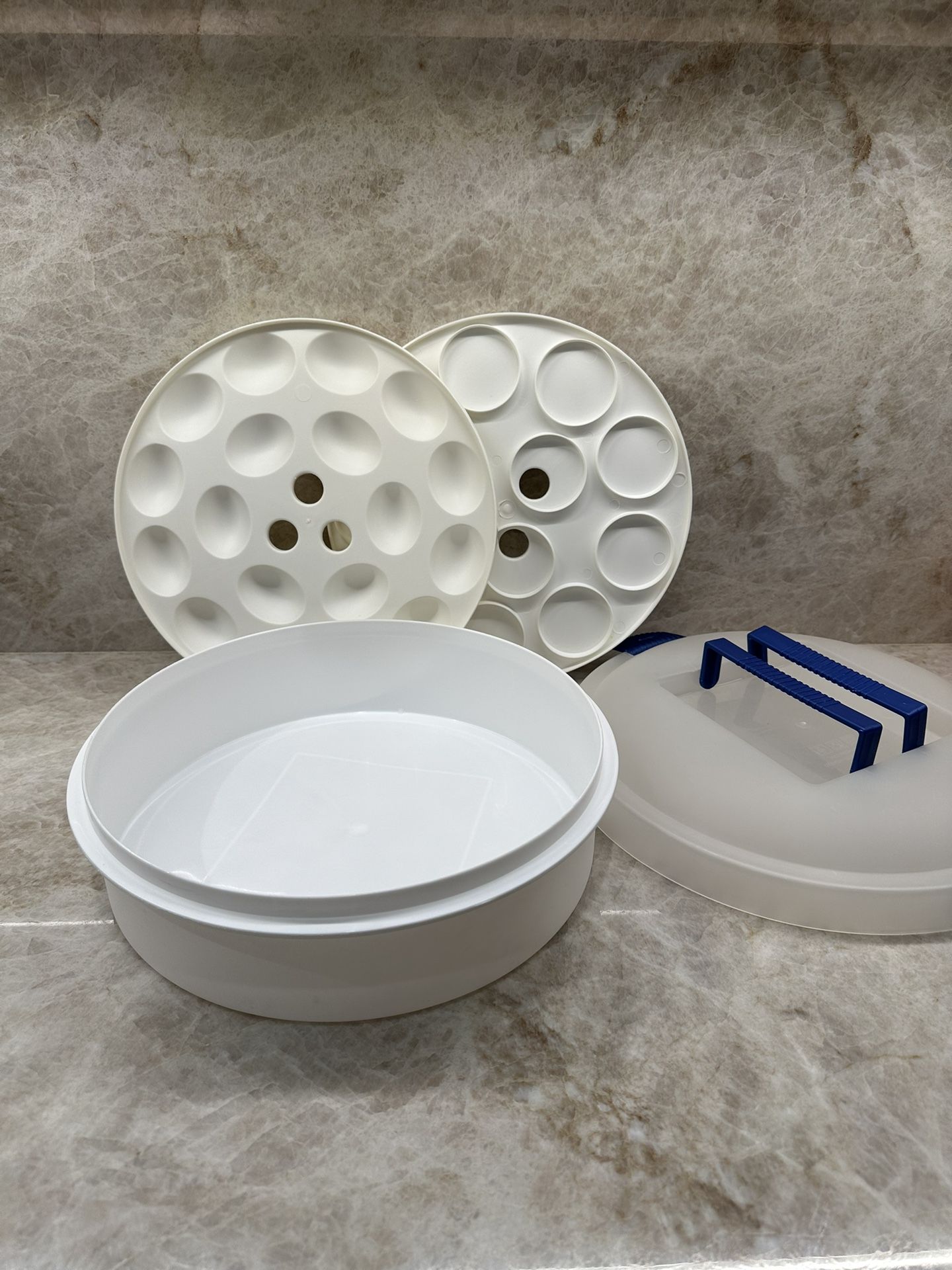 Iris Schwartz Pie Cake Cupcake Carrier Round w/Egg Holder