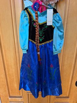 New Frozen Ana Disney costume. Halloween costume size 3 to 4T. New with hair and gloves!