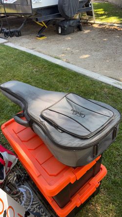 Guitar case backpack