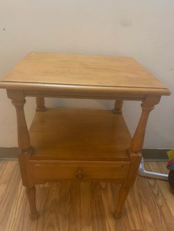 Maple vintage end Table