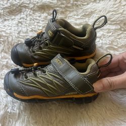 Keen Chandler CNX Waterproof Shoes 