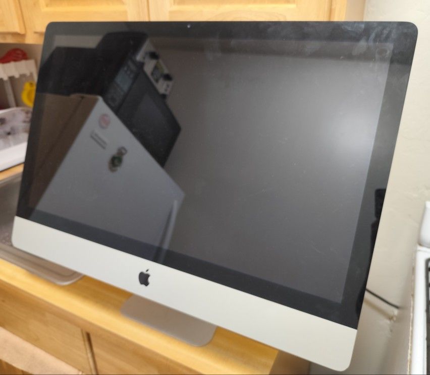 Apple iMac "Core i3" 3.2 27" (Mid-2010)