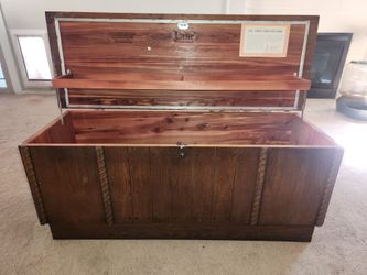 Vintage 1970 Lane Cedar Chest – Solid Wood