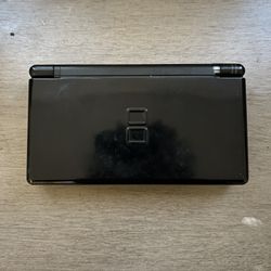 Broken black DS