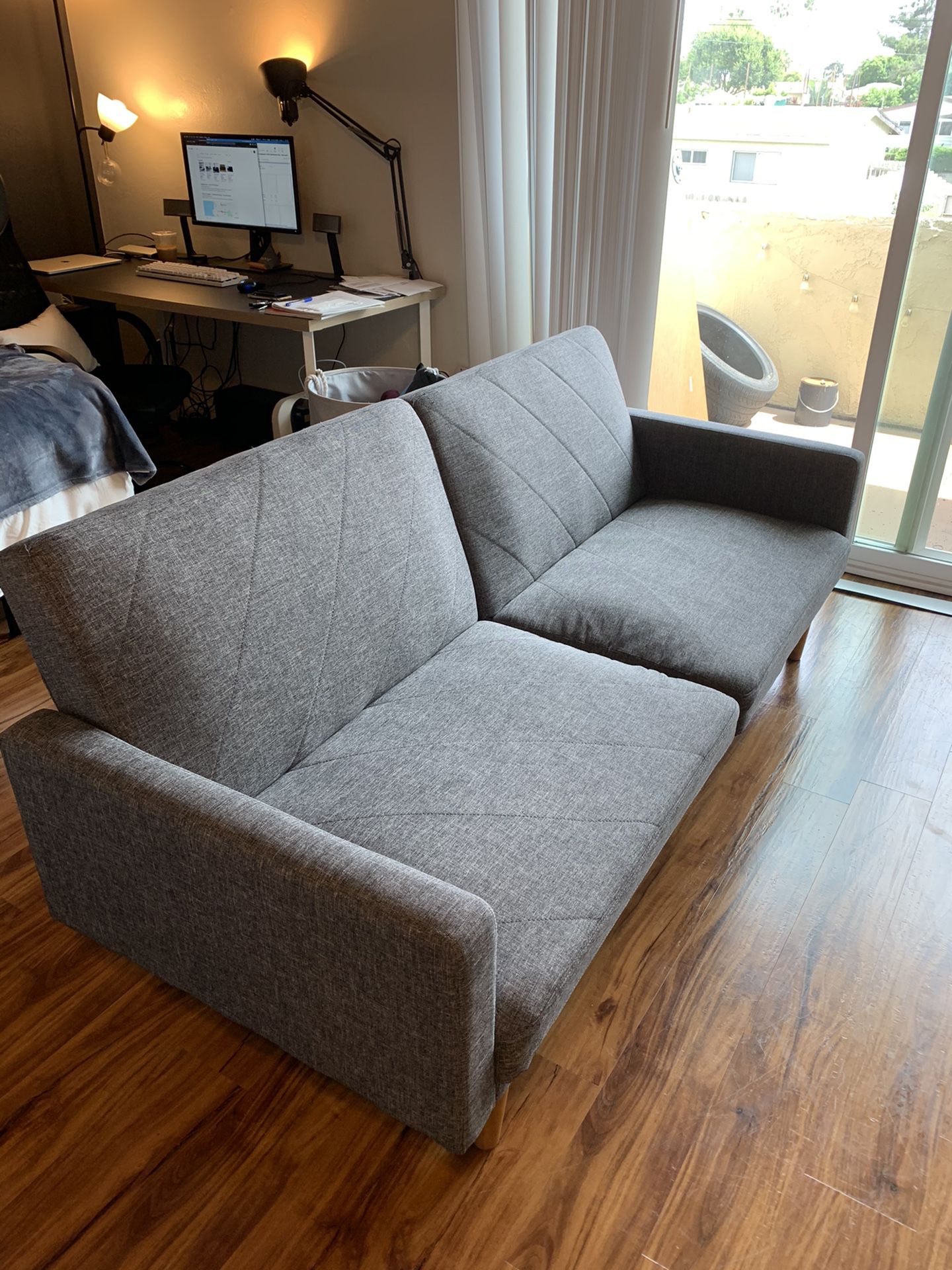 Futon/Sofa (grey)