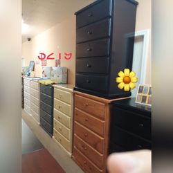 5 Drawer Pinewood Dresser /Cómoda Pino 5 Cajones