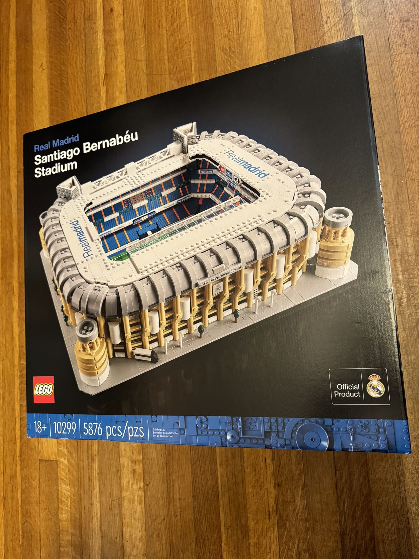 Lego Real Madrid Santiago Bernabeu Stadium (10299) Brand new