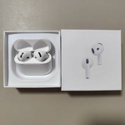 Apple AirPods 4 with Active Noise Cancellation (Excellent Condition)