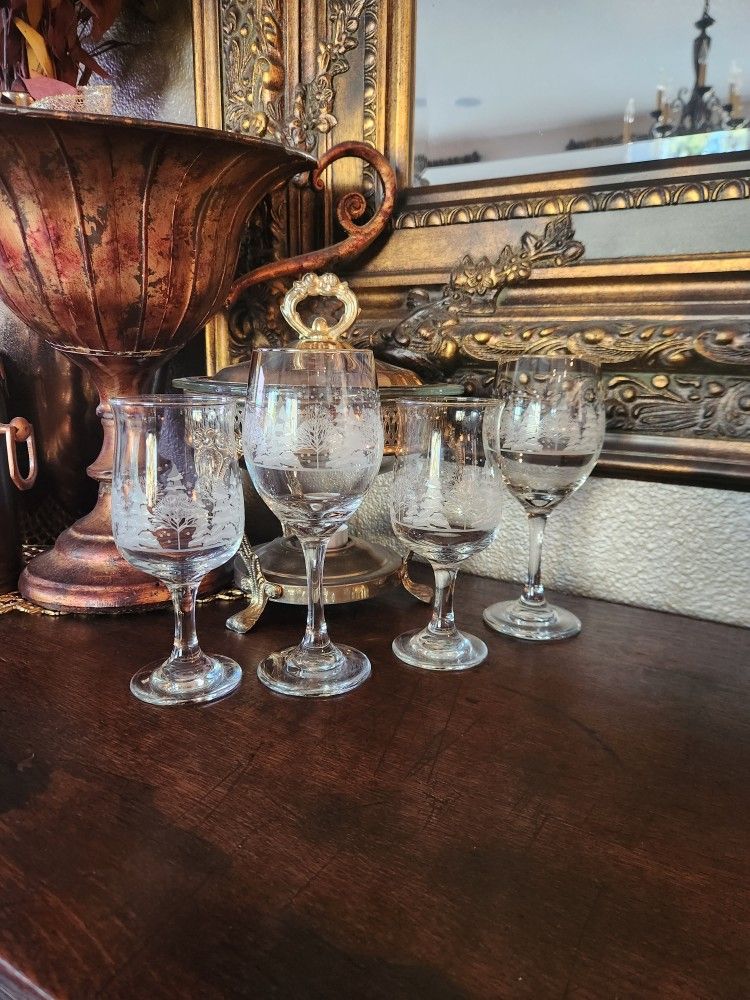 Holiday Wine/EggNog Nog Glasses