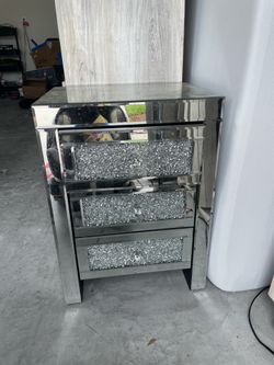 Mirrored crystal night stand