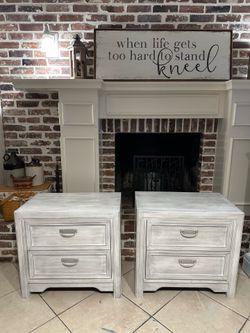Two Beautiful Refinished Heavy Solid Wood Vintage Thomasville Nightstands / Side Tables