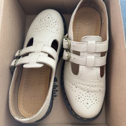 Dr. Martens Mary Jane’s Virginia Being 