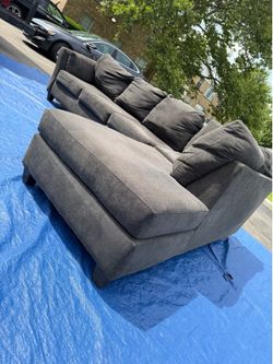 XL DARK GREY MODERN DAY SECTIONAL
