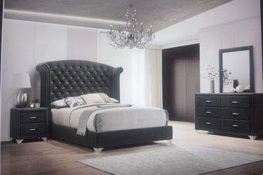 Brand New 4 Piece Queen Bedroom Set In Gray Color !