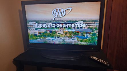 32" Emerson 720 LCD TV