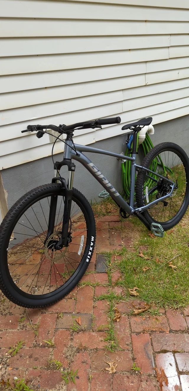 GIANT TALON 1 29” LARGE