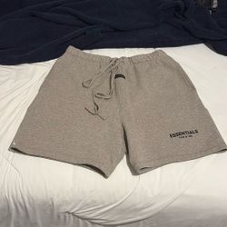 ESSENTIAL shorts 