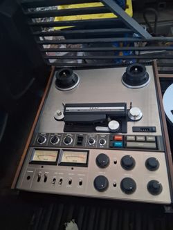 TEAC A 7300 reel to reel direct drive tape deck