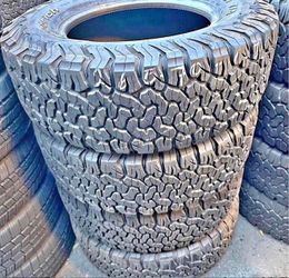 265/70/17 Bfgoodrich 📍📍 Vendo un set de llantas con 80% de vida las 4 📍🌟