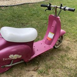 Daisy Razor Scooter