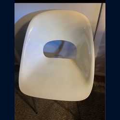 ACRYLIC ACCENT OVAL SHAPED SIDE CHAIR WITH METAL LEGS FOR DINING ROOM, KITCHEN & LIVING ROOM 