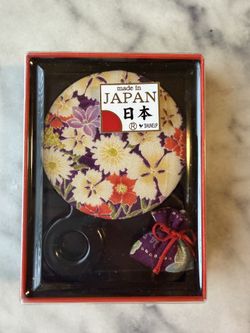 Shuneup Japanese Floral Compact Mirror New