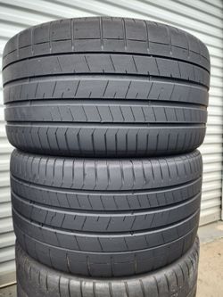 305/30/20 pirelli p-zero tires
