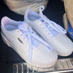 Puma white Women’s Shoes Size 7 Brand New