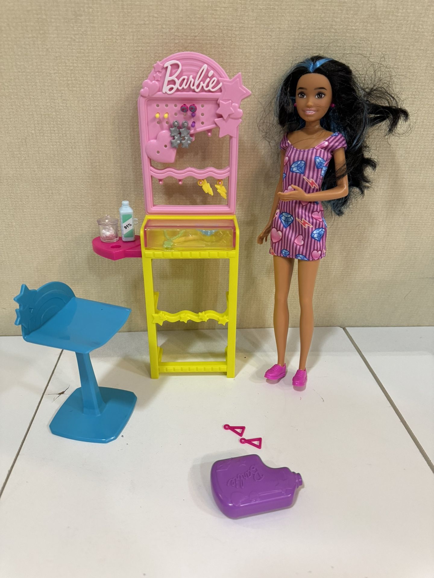 Ear Piercing Skipper