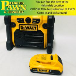 DeWalt 20V MAX Water Resistant Cordless Jobsite Radio w/2ah Battery