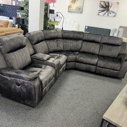 Power Reclining Sectional 