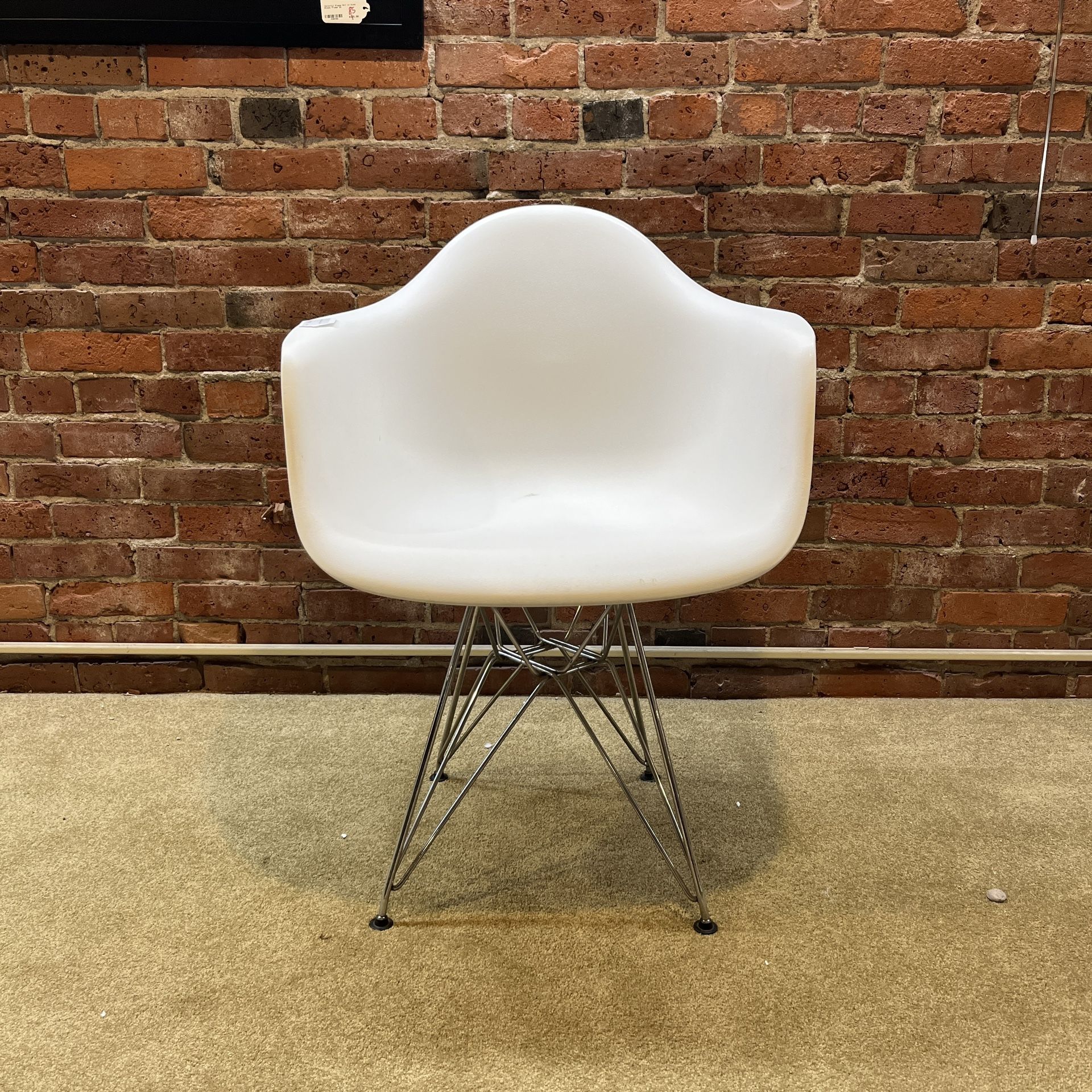 White Retro Hairpin Leg Chair