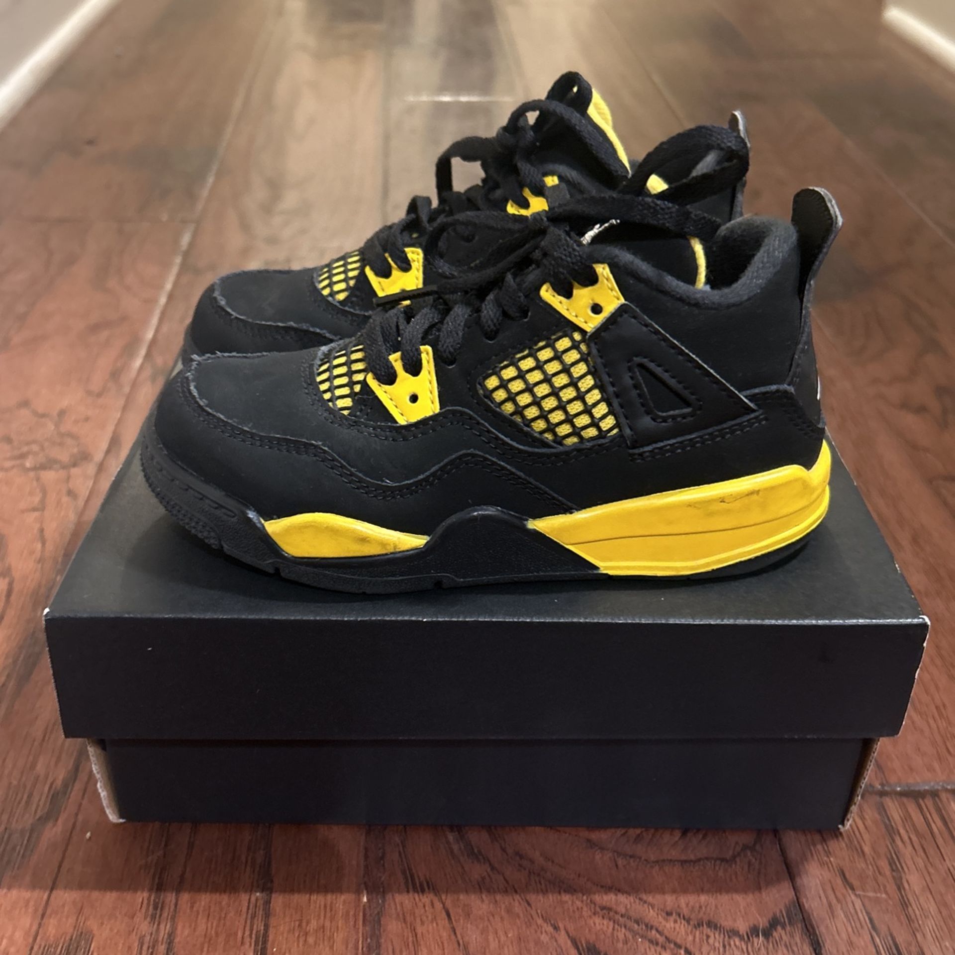 Jordan 4 Bumblebees Kids