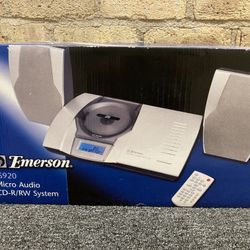 *NEW* 2005 Emerson ES920 Micro Audio CD-R/RW System (CD Player, Radio, Remote)
