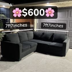 🖤$600 Beautiful Charcoal black Sectional🖤   🌸Good conditions, Clean  & ready to take home 🏡 ✨ 🌸🥂🖤 Perfect for Small livening room for 5 persons