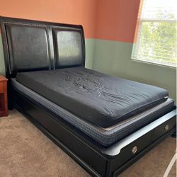 Beautiful Queen Bed With 2 Drawers and Box Spring 