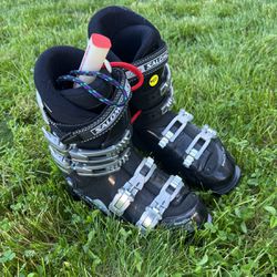 Salomon Ski Boots Size 7