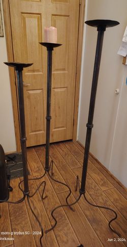 Floor candle holders