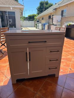 Bathroom vanity