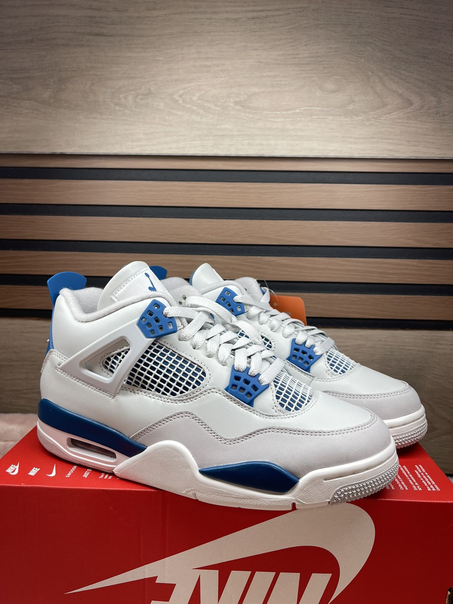 Air Jordan 4 Retro 2024 Military Blue Size 11.5 Mens Brand New
