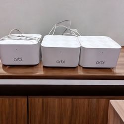 NETGEAR Orbi RBK13 AC1200 Mesh WiFi System