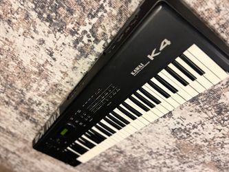 Kawai K4 Digital Synthesizer keyboard